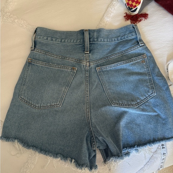 Madewell Mom Jean Shorts Distressed High-Waisted - Picture 4 of 4